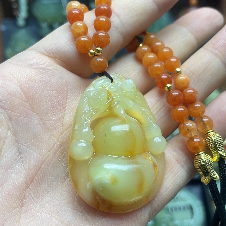 未镶嵌蛇纹石玉颈饰