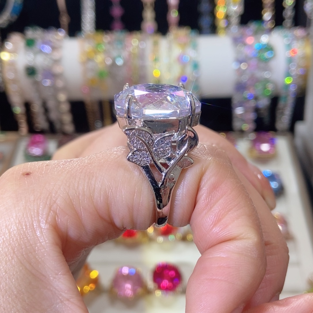 66锆石（处理）女神切戒指白