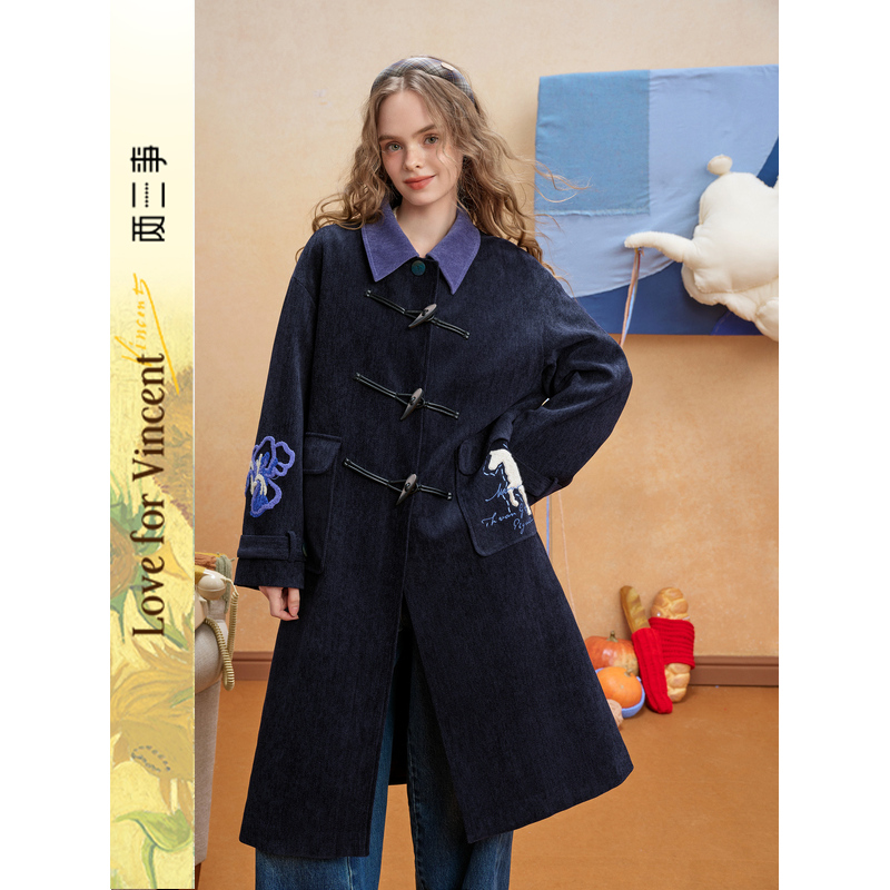 两三事 梦忆鸢语 2025冬季新款文艺风毛巾绣翻领牛角扣棉服外套