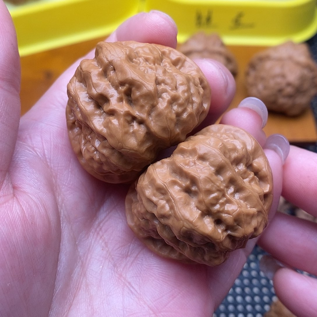 文玩核桃吊坠边38左右