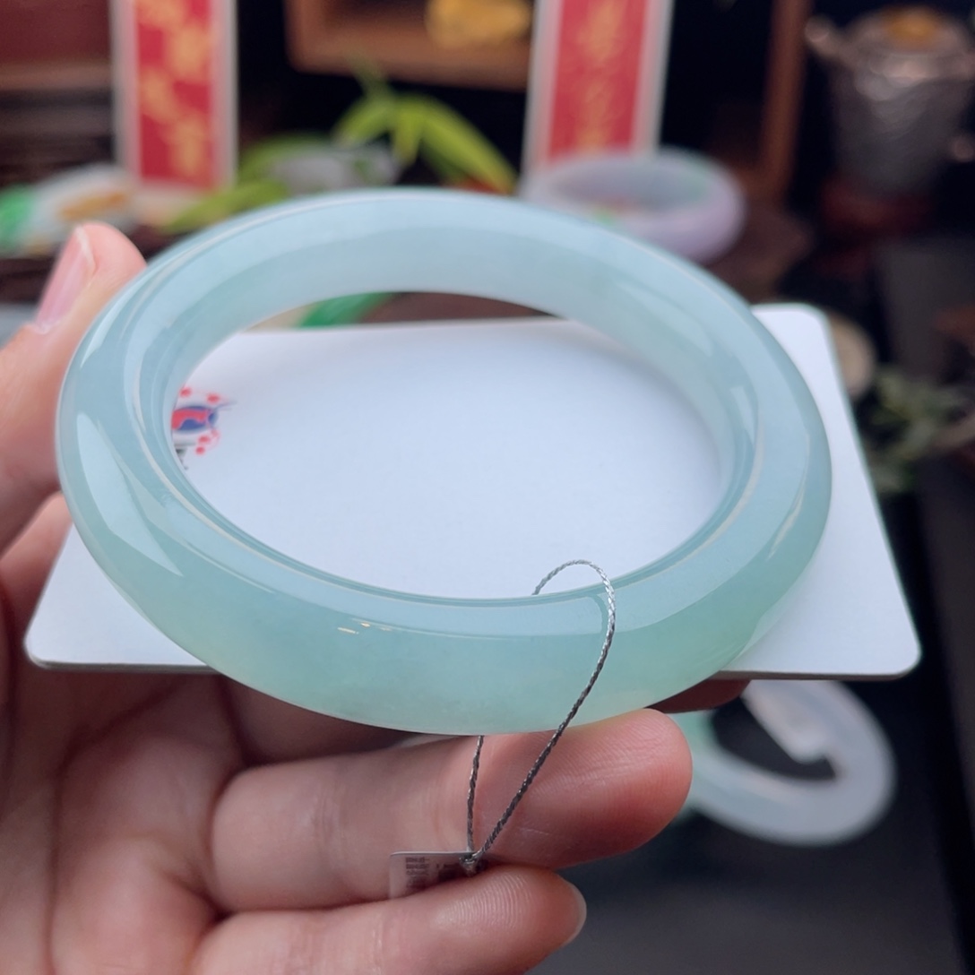 未镶嵌手镯（圆镯）翡翠天空 无纹裂