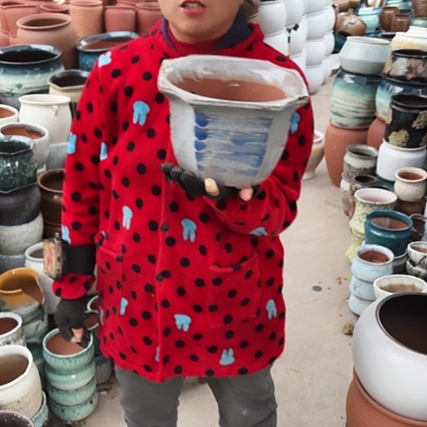 口21高15瑕疵盆子。