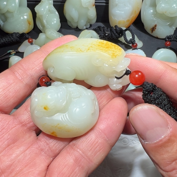 和田玉颈饰未镶嵌敖**下