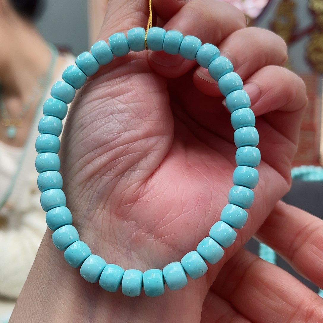 绿松石颈饰未镶嵌