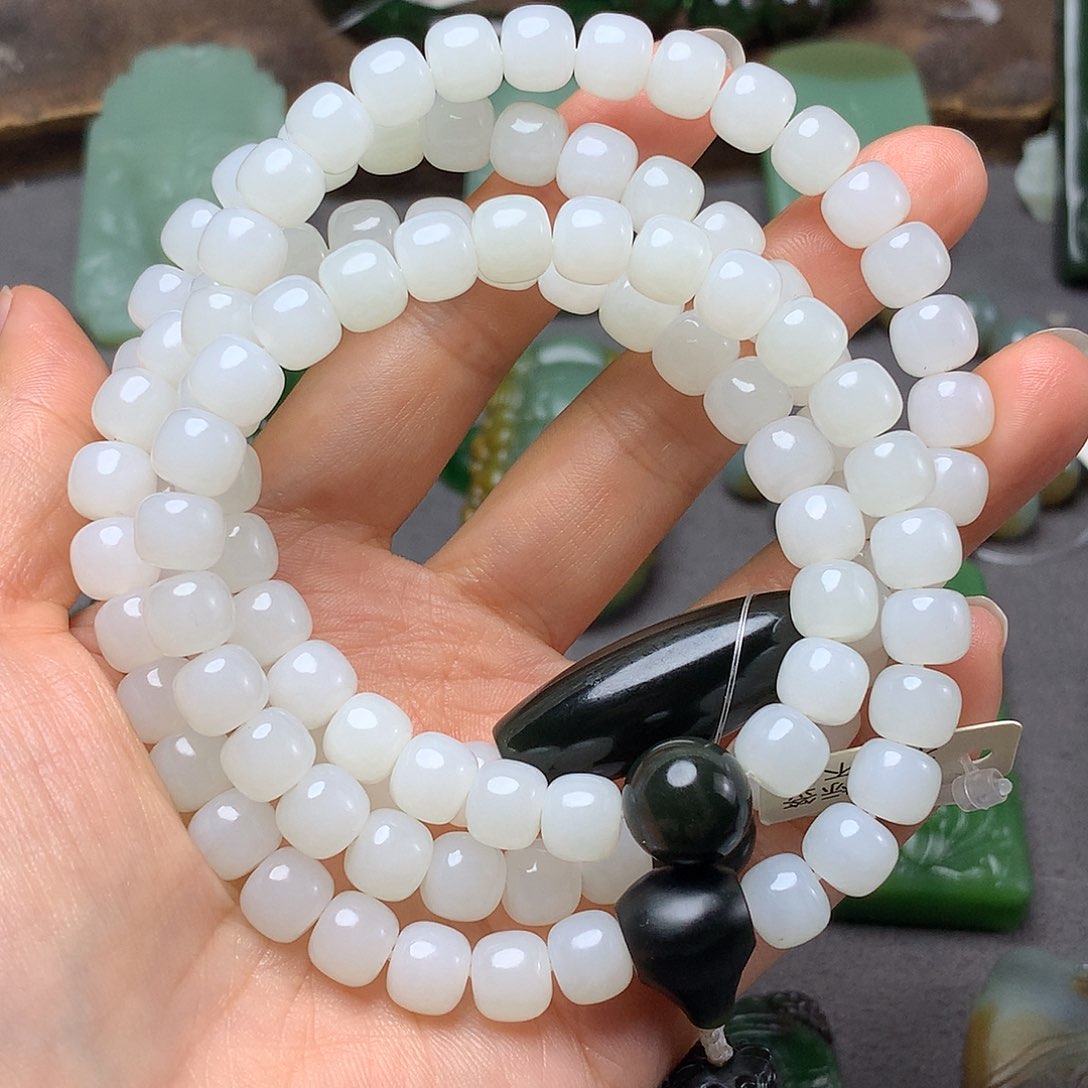 和田玉颈饰未镶嵌火***狼手串