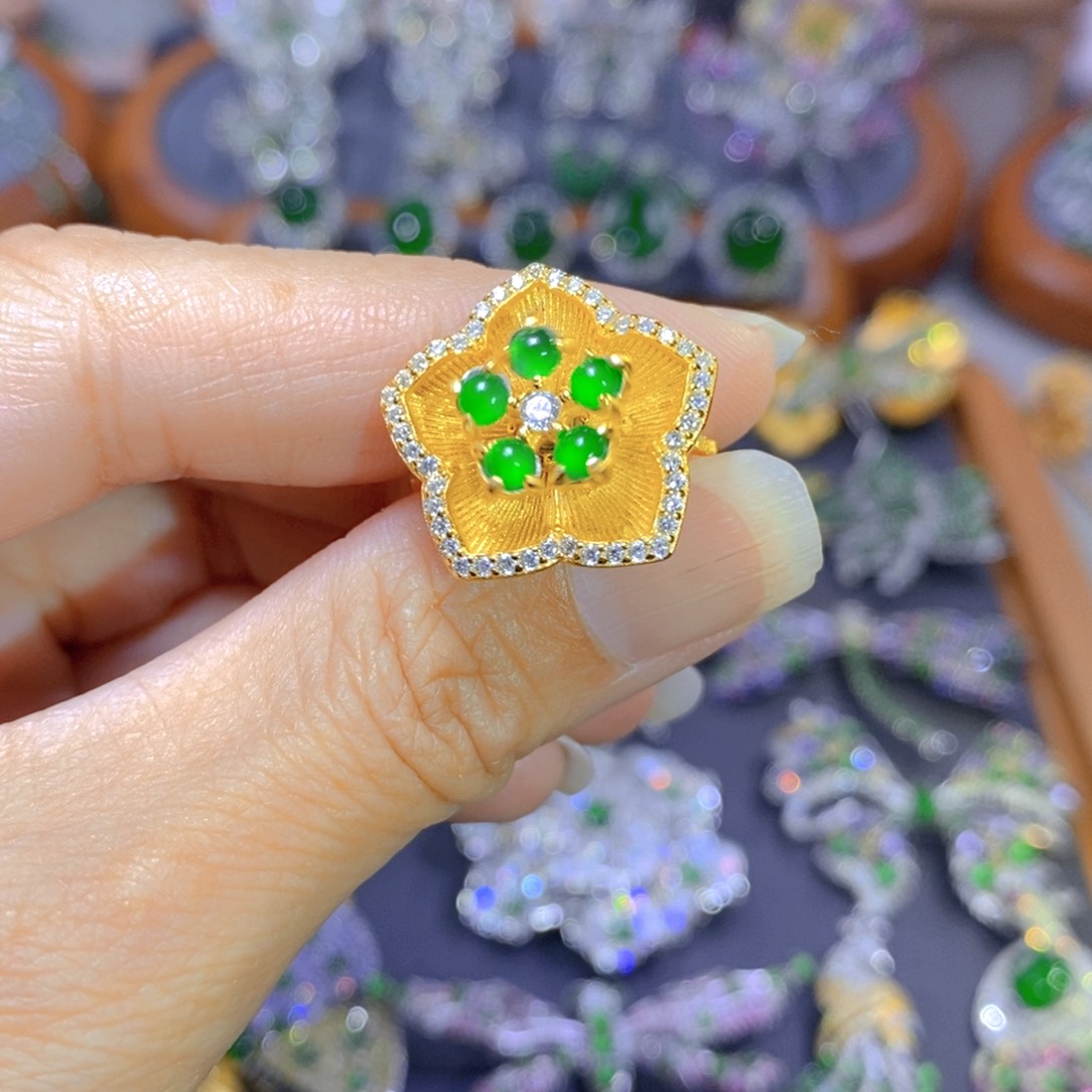 翡翠颈饰银S925镶嵌天然翡翠