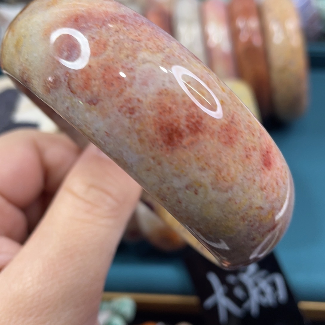 未镶嵌手镯硅化玉