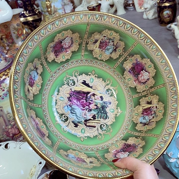 碗微瑕…………………………………………