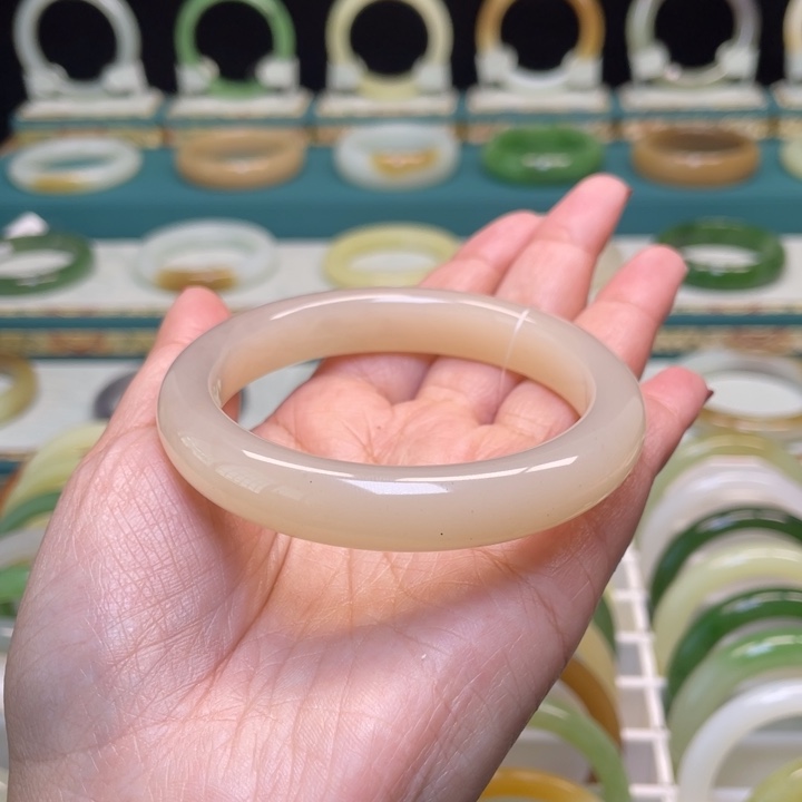 和田玉手镯未镶嵌58