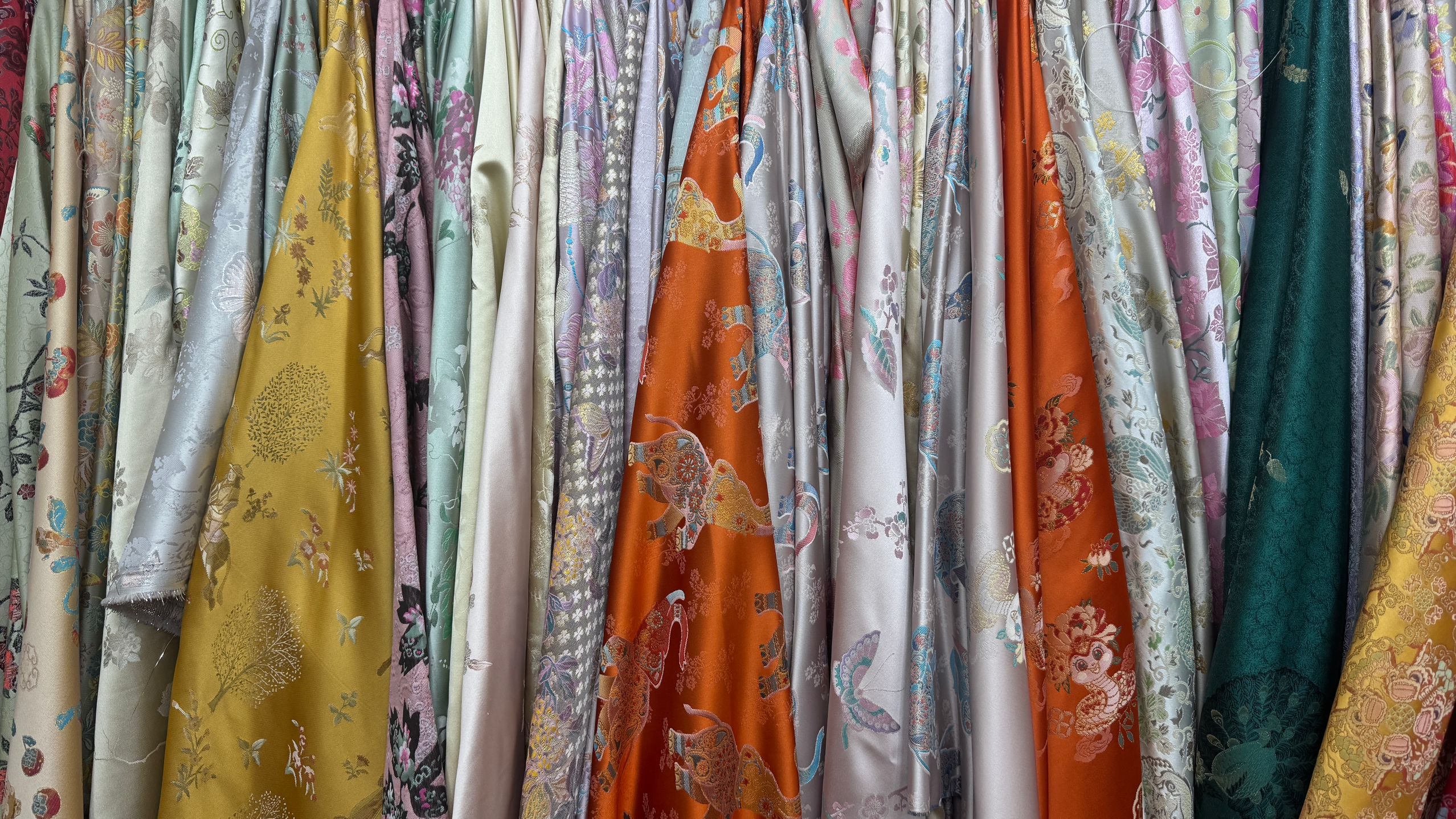 提花小花朵裙子面料（国风限购）（不支持7天无理由退换）