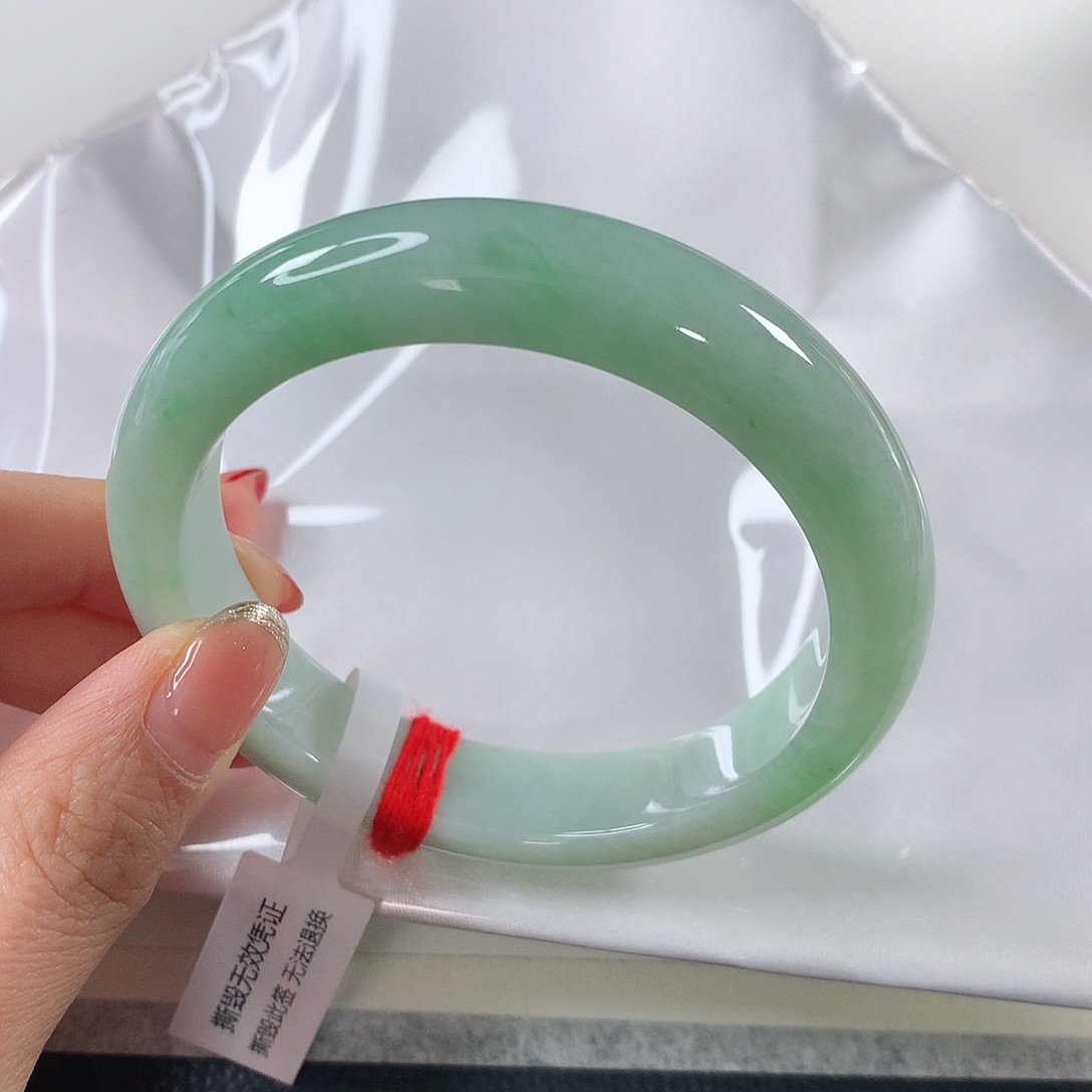 翡翠手镯未镶嵌 正圈①⑦③