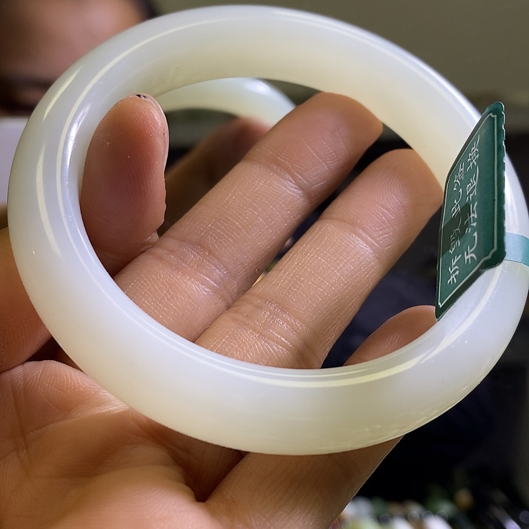 岫玉未镶嵌手镯60口径