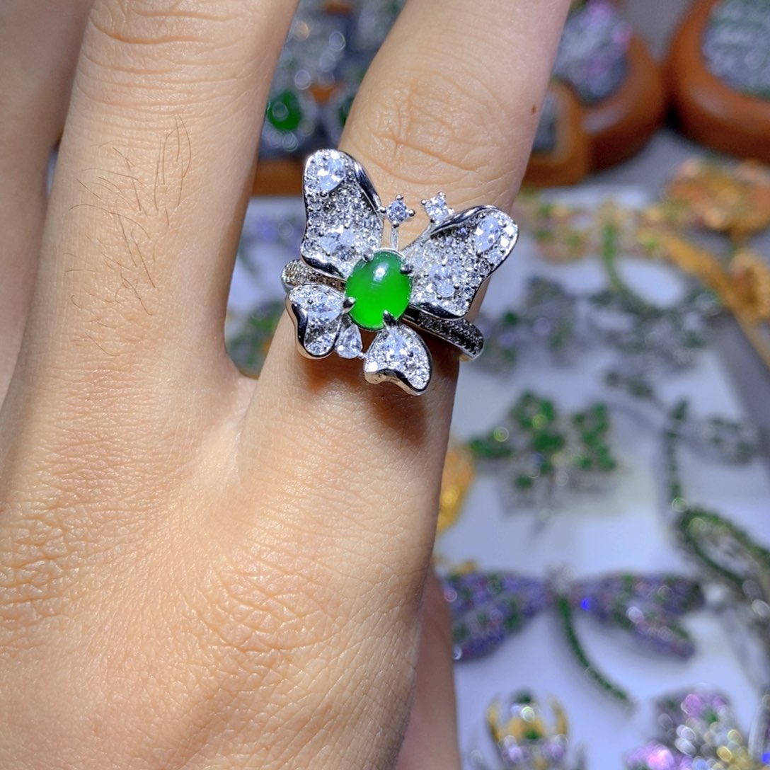 翡翠颈饰银S925镶嵌天然翡翠