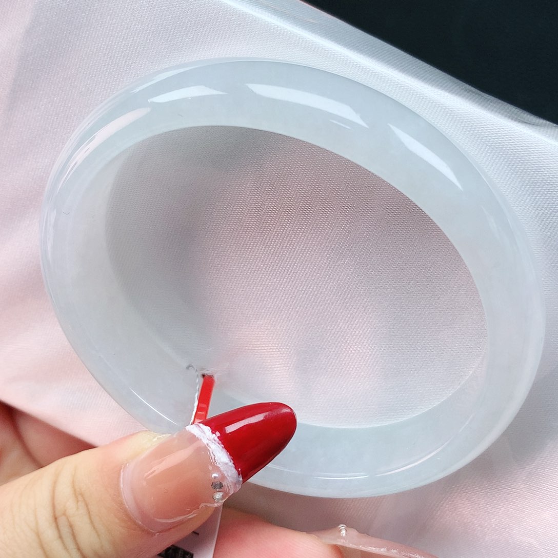 翡翠手镯未镶嵌57贵