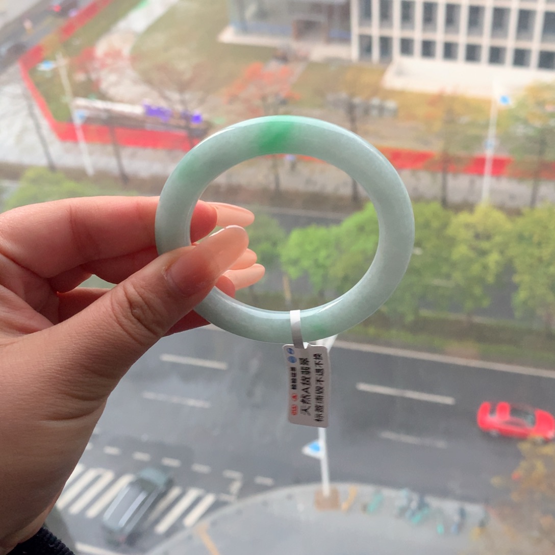 翡翠手镯（圆镯）未镶嵌1 55白底青圆条