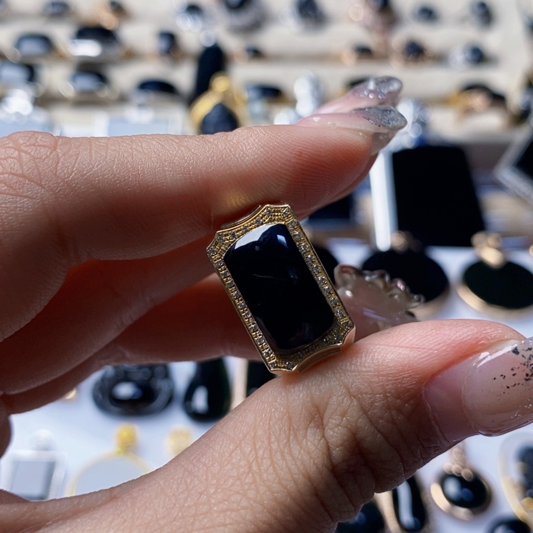 定制翡翠18K金镶嵌道***6墨翠