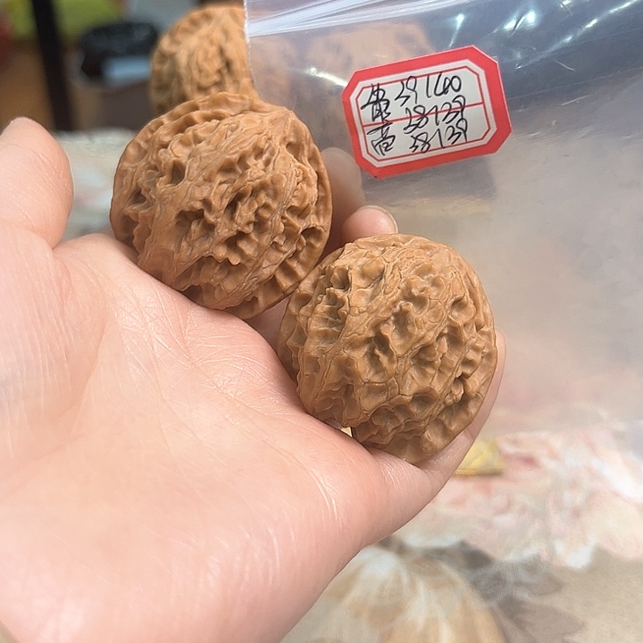 文玩核桃把件苹果园