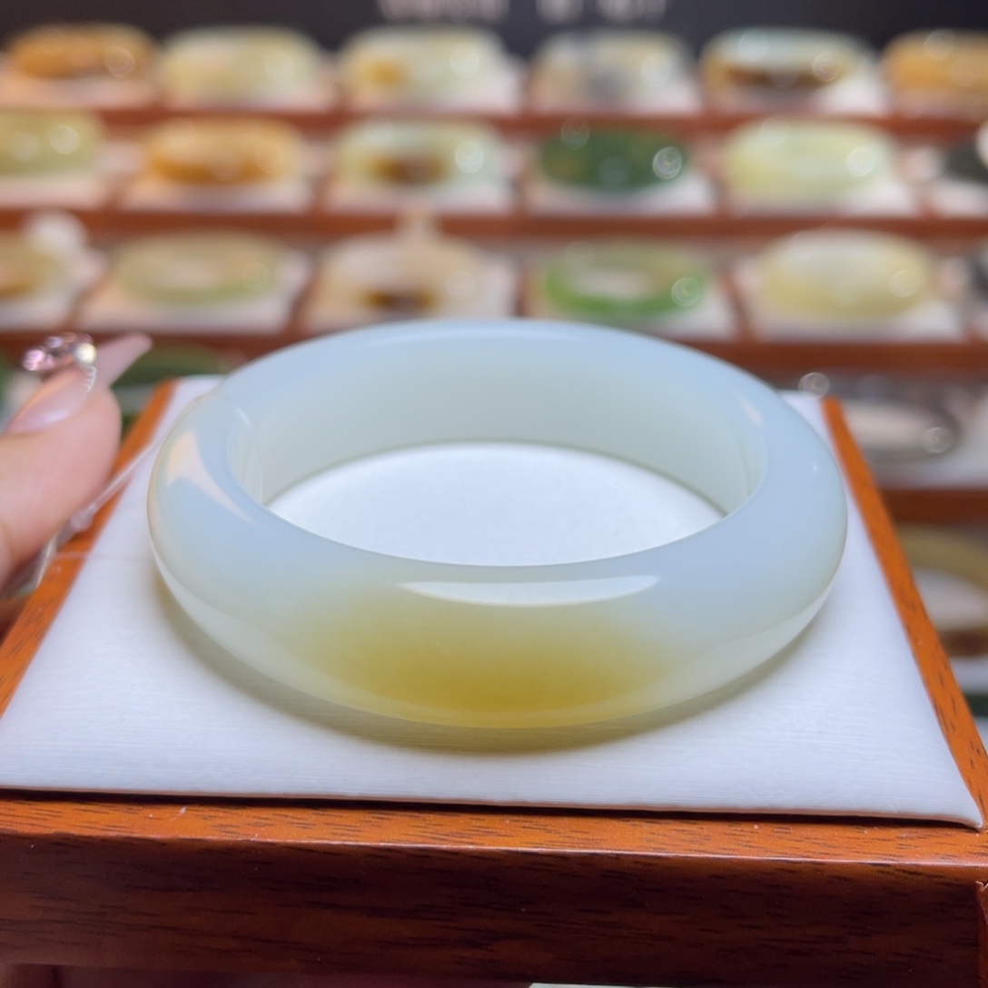 【闪购商品】和田玉手镯未镶嵌