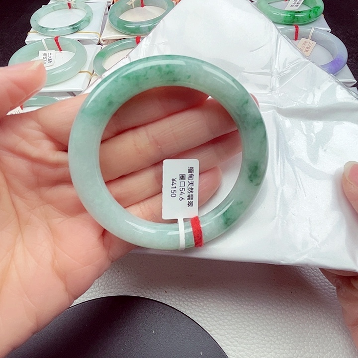 姨***姐翡翠未镶嵌手镯（圆镯）天然缅甸翡翠