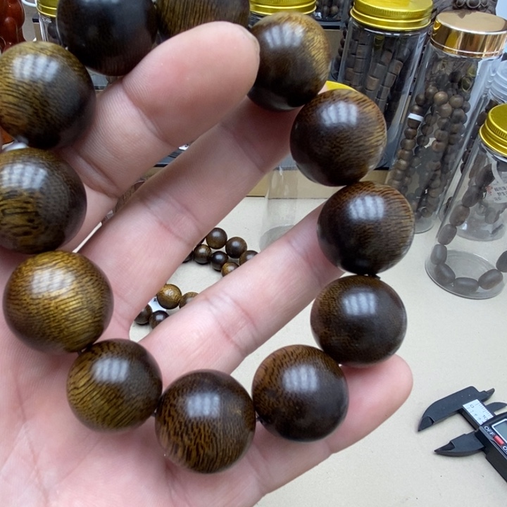 沉香沉香碎屑海南野生猫眼莺歌绿2.0