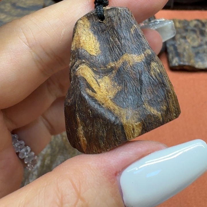 大叶紫檀（黑酸枝木类）