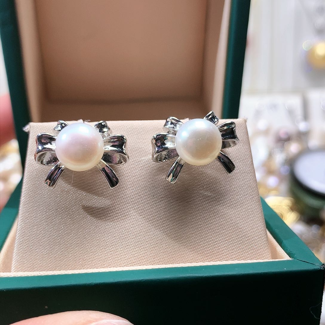 淡水珍珠耳饰未镶嵌
