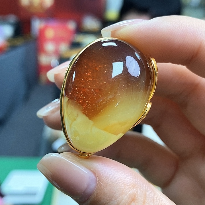 琥珀珠宝奇石未镶嵌