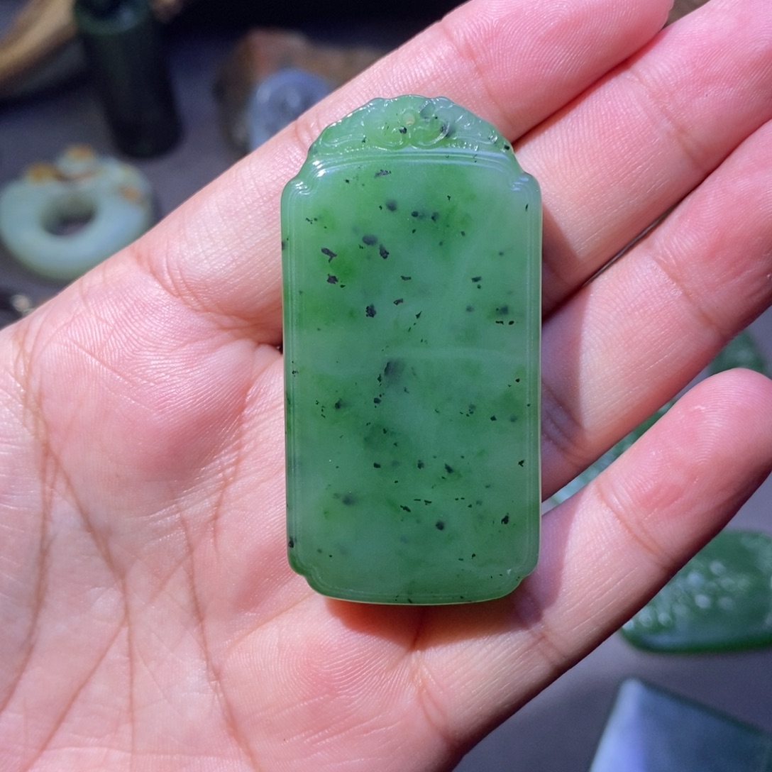 用***7和田玉未镶嵌颈饰