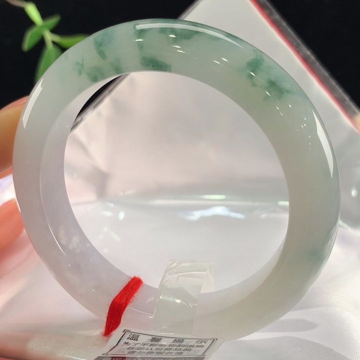 翡翠手镯未镶嵌111-0034