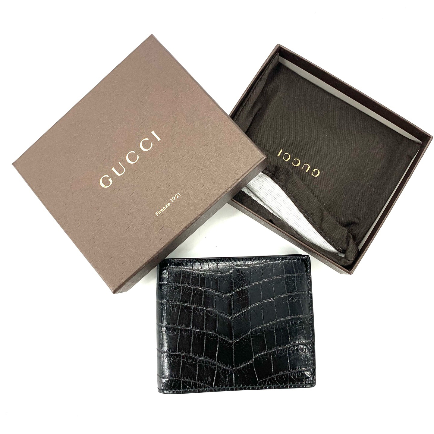 99新 GUCCI/古驰 经典休闲黑色鳄鱼纹对折短款钱包 尺寸11/9 男士