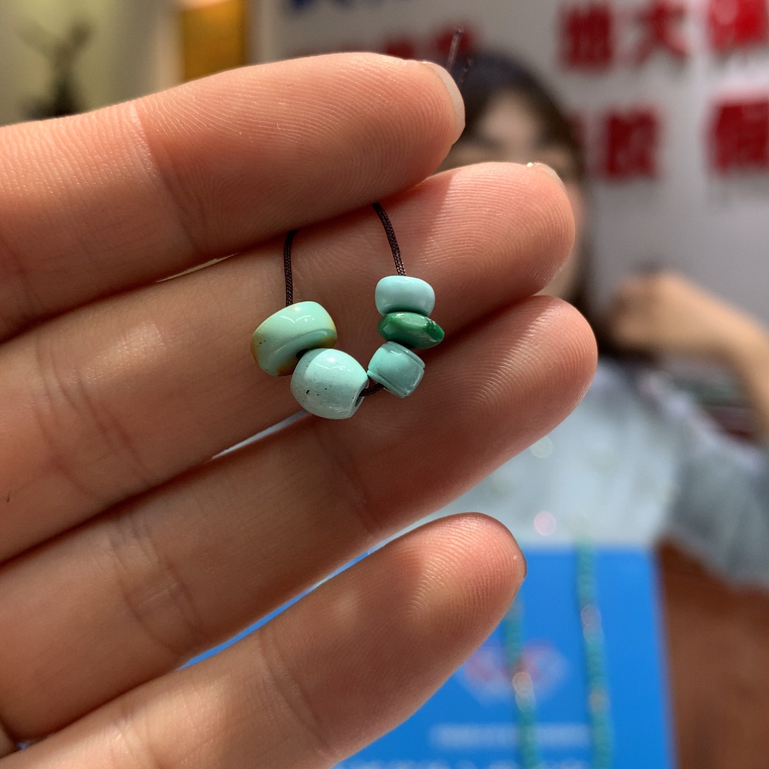 绿松石配饰未镶嵌