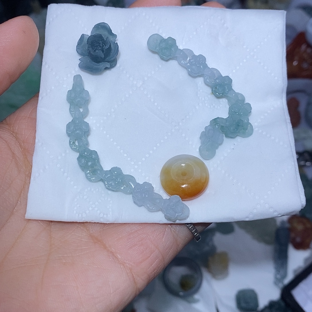 快***呀定制翡翠未镶嵌翡翠