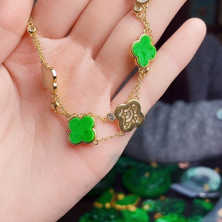 翡翠未镶嵌颈饰多样性