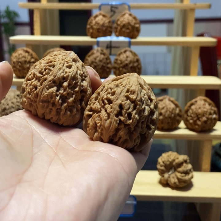 搞***叔文玩核桃吊坠南疆石对歪