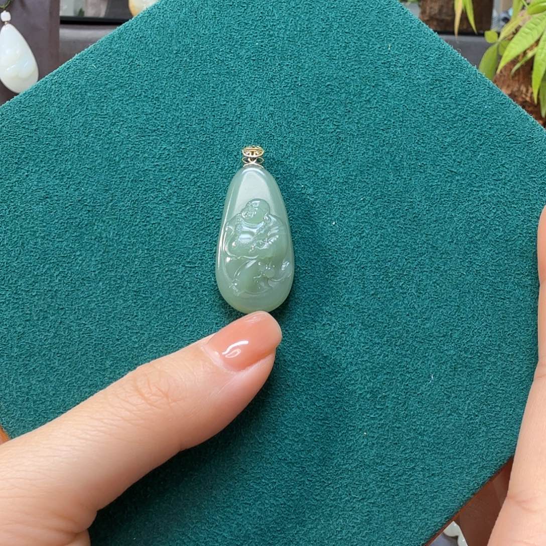 和田玉18K金镶嵌颈饰