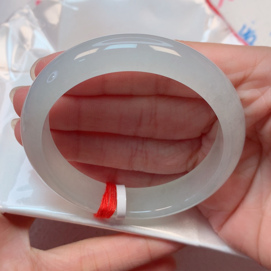 翡翠手镯未镶嵌56.4圈 起光起胶 无包容 强推