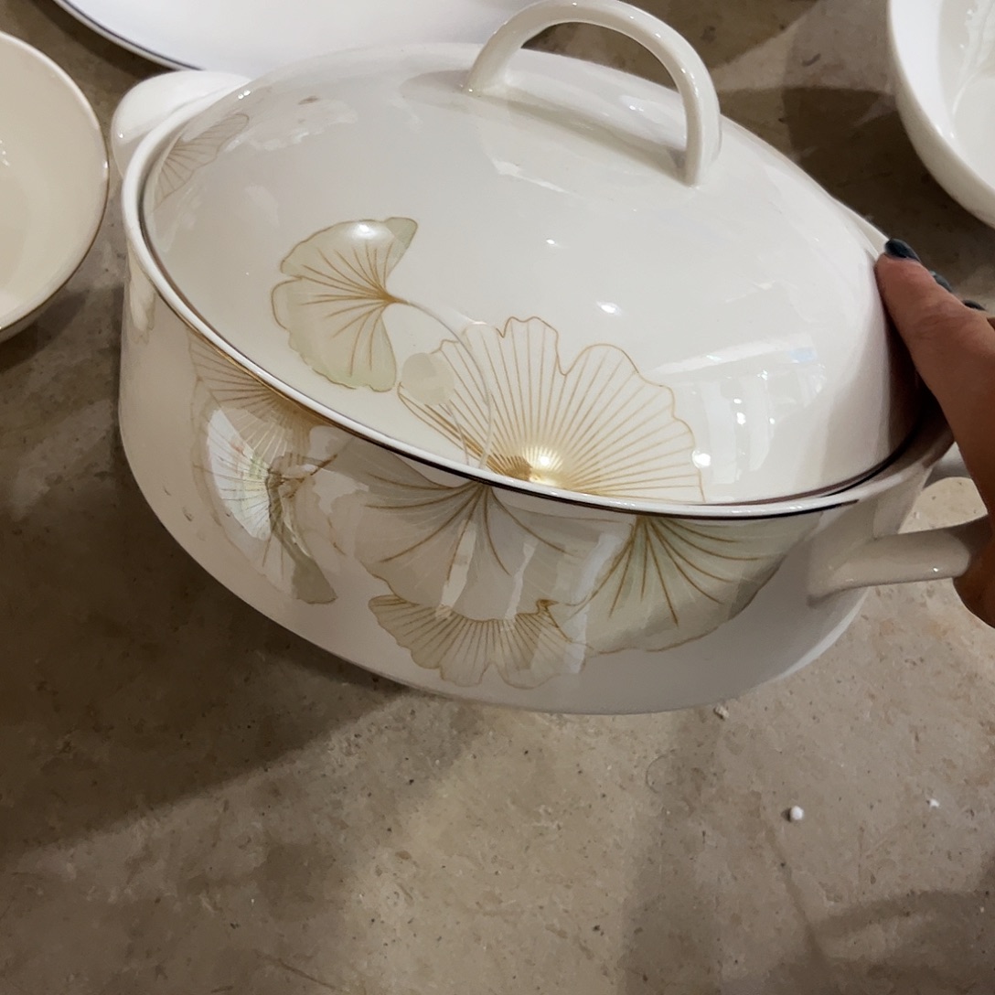 瓷片银杏九寸汤锅一个微瑕