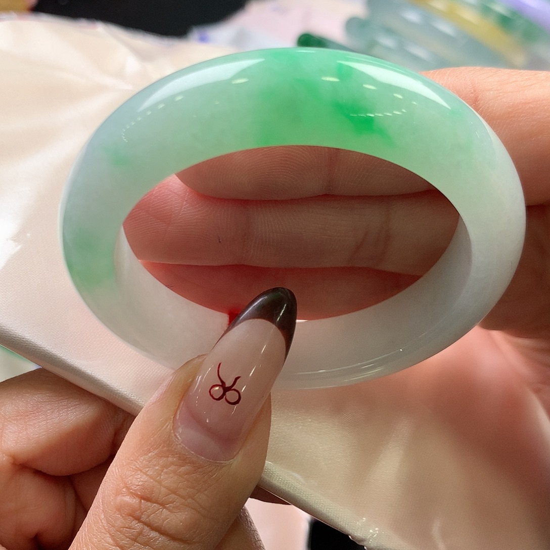 翡翠未镶嵌手镯18号冰胶绿 性价比推荐！