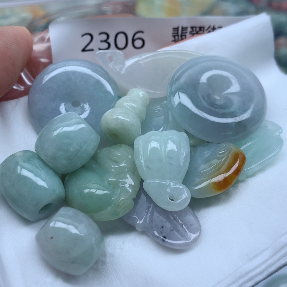 翡翠未镶嵌颈饰翡翠