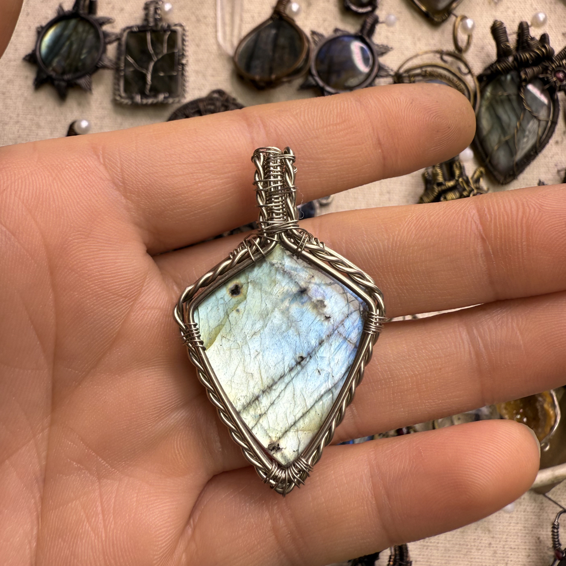 铜合金大理石吊坠 手工编织盾牌饰品