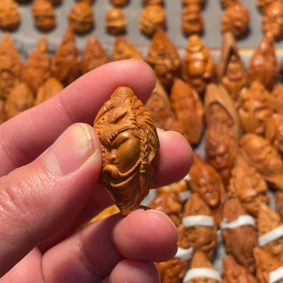 橄榄核手串/手链狼女