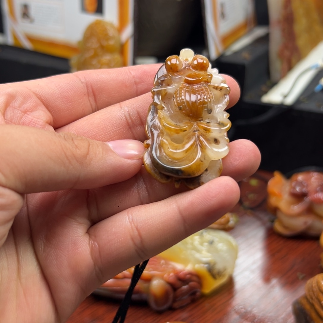 石英质玉（黄龙玉）未镶嵌多样性发货，发其一