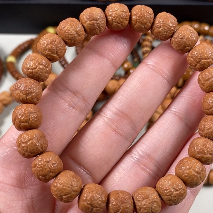 猴头核桃吊坠猴头雕刻饕餮纹