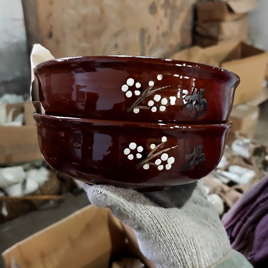 绿泥盘子碗茶壶啥都有