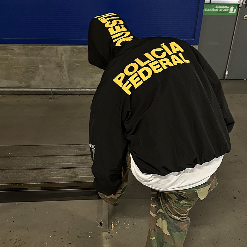 【促】白鹤大人情侣休闲宽松连帽防晒长袖户外运动风冲锋外套工装男