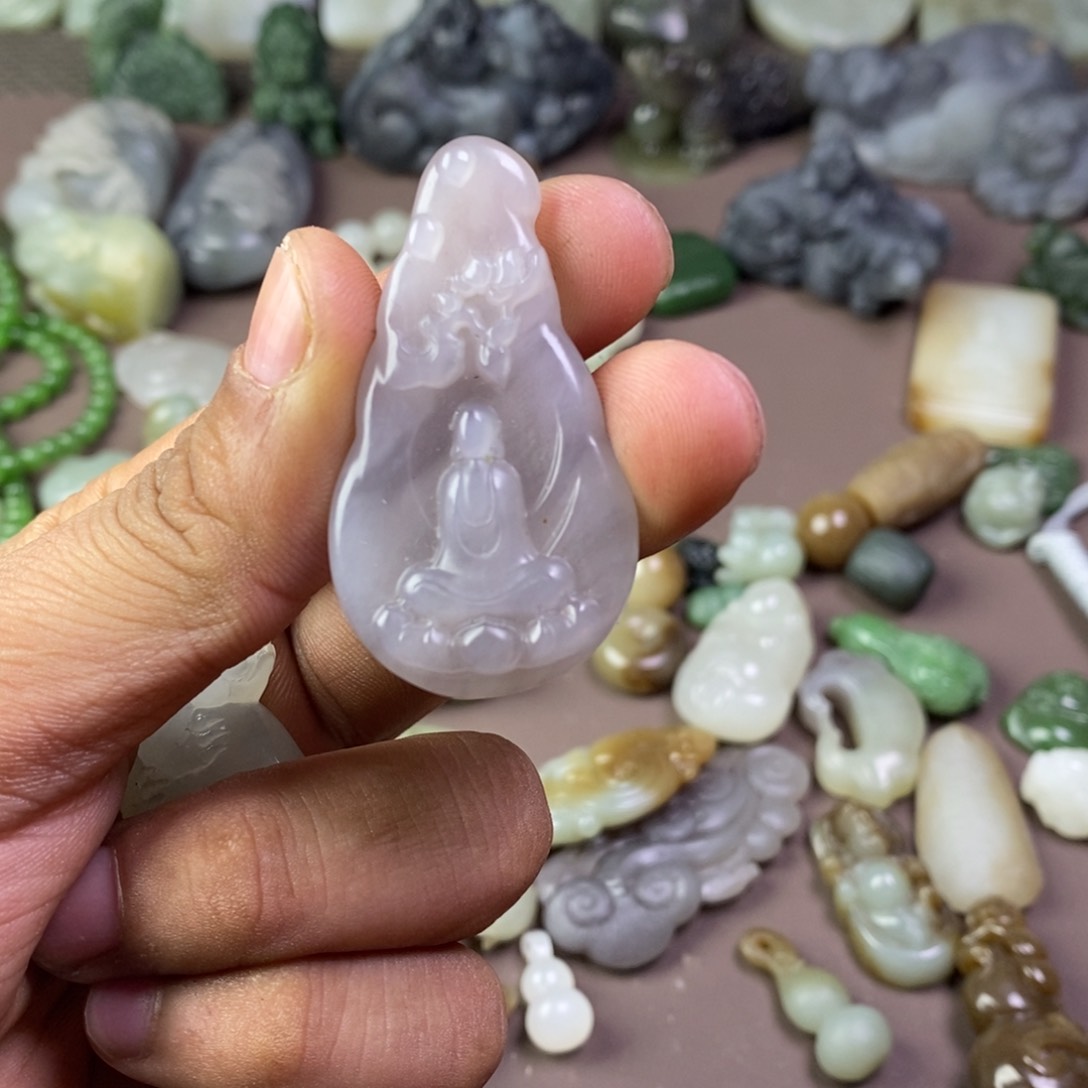 和田玉颈饰未镶嵌蕙**心