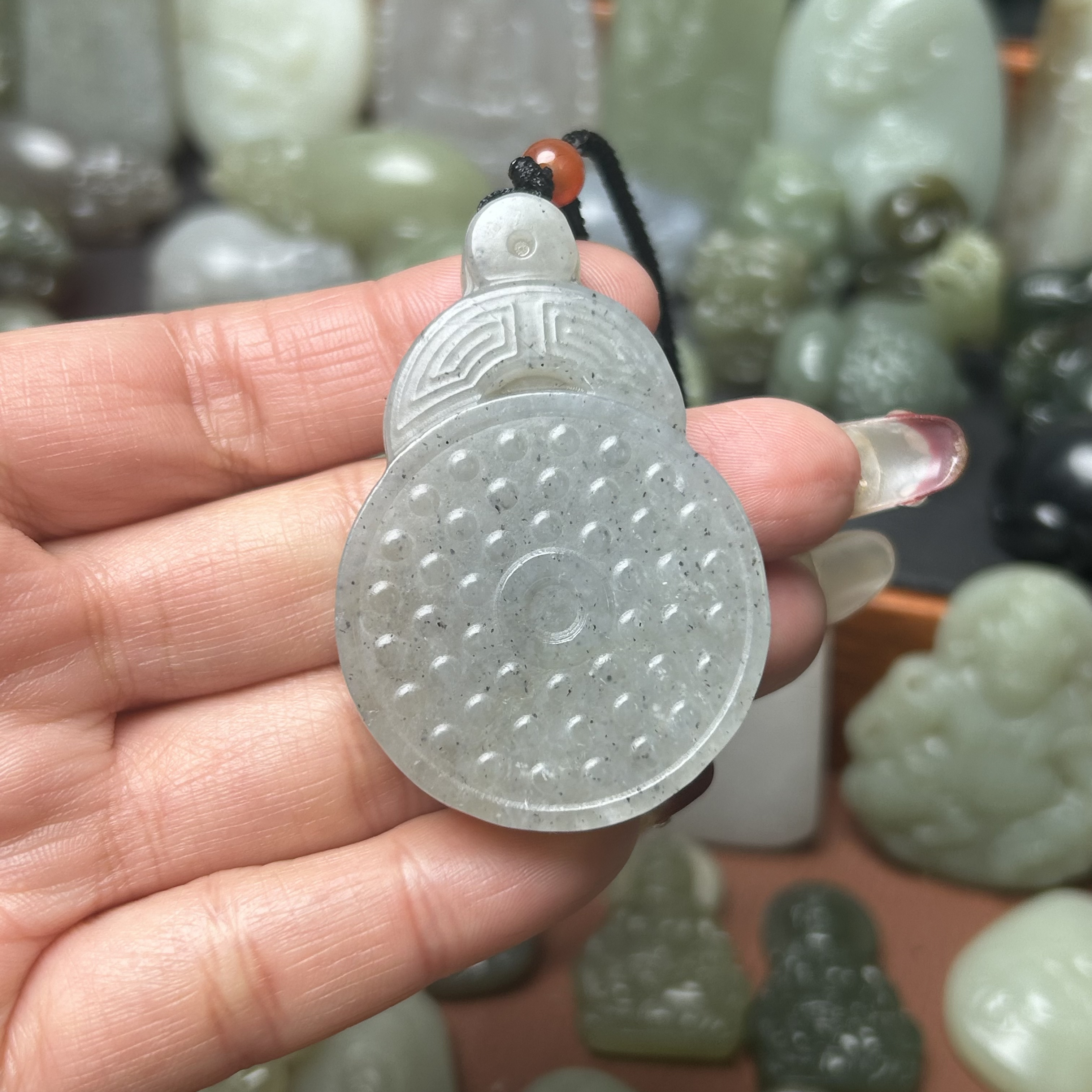 精品和田玉小挂件