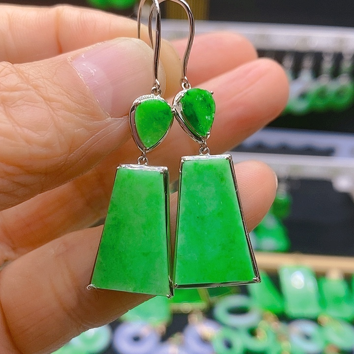 翡翠耳饰18K金镶嵌耳坠