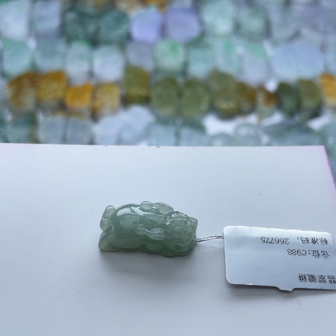 翡翠颈饰未镶嵌貔貅