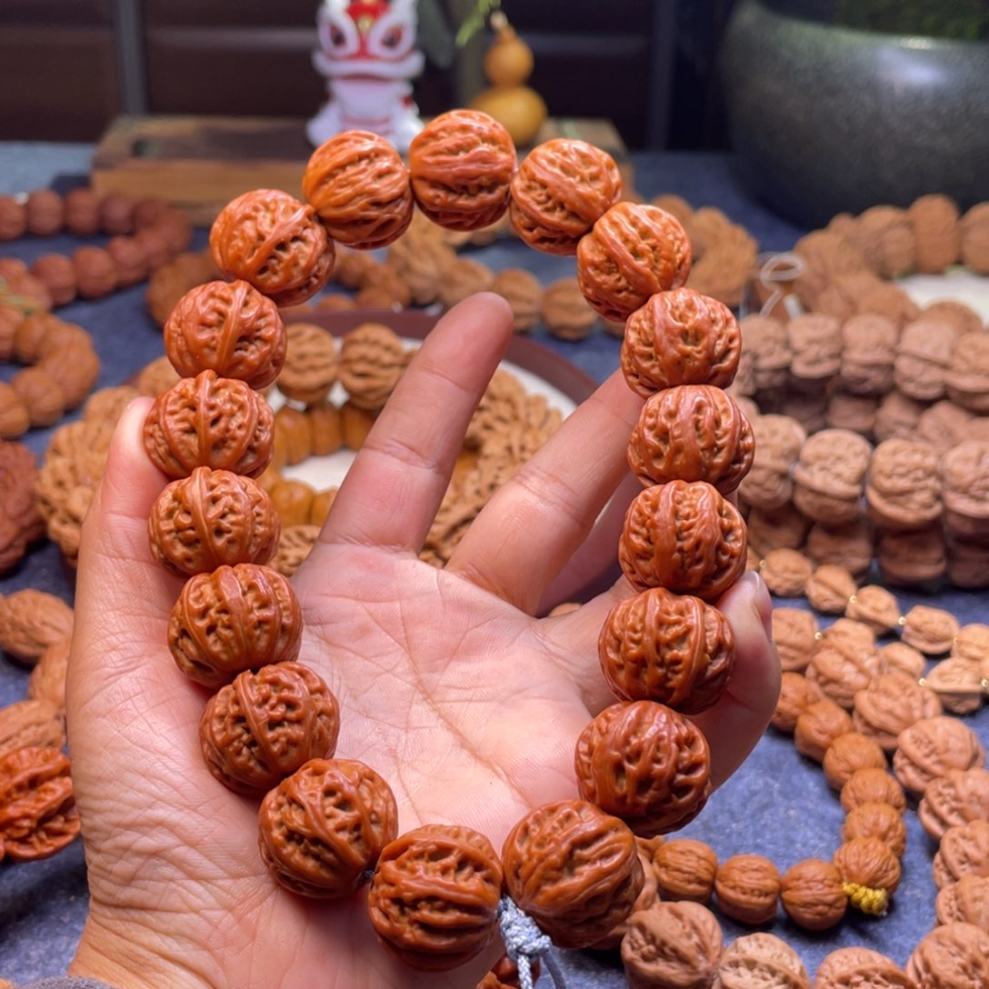 A***稚文玩核桃手串京八棱